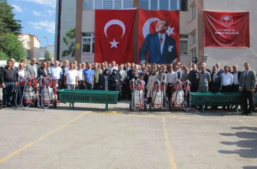 Erzurum’da yetiştiricilere 288 sıvat ve 120 süt sağım makinesi dağıtıldı 