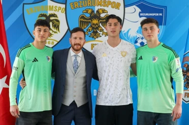 Erzurumspor’da gençlere imza attırıldı 
