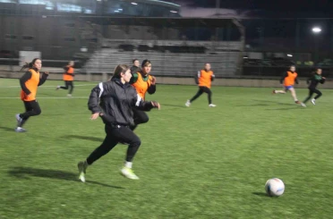 Erzurum’un ilk kadın futbol takımı, ilk profesyonel maçına çıkıyor 