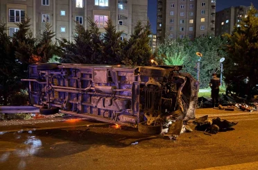 Esenler’de makas atan minibüs zincirleme kazaya neden oldu: 1 ölü, 5 yaralı 