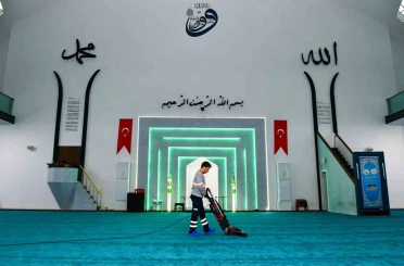 Esenyurt bayrama hazır: İlçe genelinde kapsamlı temizlik seferberliği 