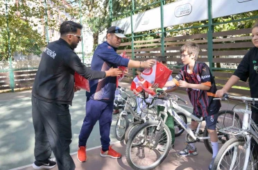 Esenyurt Belediyesi’nden çocuklara Kış Spor Okullarında bisiklet eğitimi 