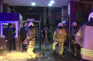 Esenyurt’ta apartmanda çıkan yangında 4 kişi dumandan etkilendi 