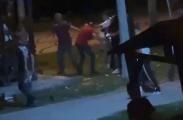 Esenyurt’ta gençler arasında tekmeli yumruklu kavga 