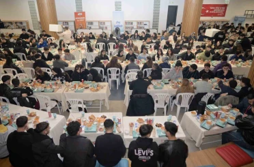 Esenyurt’ta gençlerle iftar buluşması 