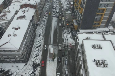 Esenyurt’ta kar yağışı etkili oluyor, beyaza bürünen bölge havadan görüntülendi 