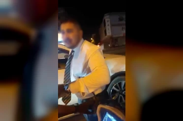 Esenyurt’ta motosikletlinin önünü kesti, küfür edip tokatladı 