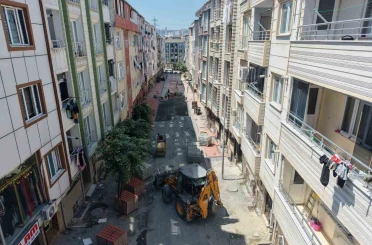Esenyurt’ta yol yenileme çalışmaları aralıksız sürüyor 