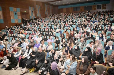 Esenyurt’ta "Zor Zamanlarda Aile Olabilmek" Söyleşisi yoğun ilgi gördü 