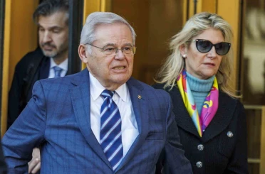 Eski ABD Senatörü Menendez’in eşi Nadine Menendez’e yolsuzluk ve rüşvet davasında 4,5 yıl hapis 