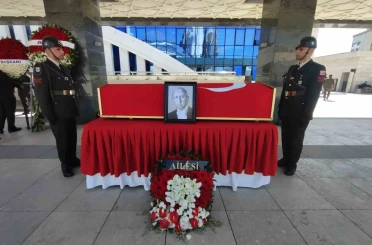 Eski TBMM Başkanı Karakaş son yolculuğuna uğurlandı 