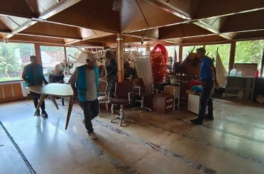 Eskişehir Öğretmenevi’nin eşyalarını denetimli serbestlik yükümlüleri taşıyor 