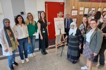 Eskişehir Şehir Hastanesi’nde Yaşlılar Günü standı kuruldu