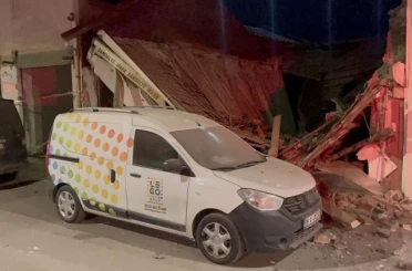 Eskişehir’de metruk iş yeri yıkıldı, şans eseri yaralanan olmadı 
