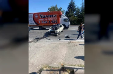 Eskişehir’de otomobil ile motosiklet çarpıştı: 3 yaralı 