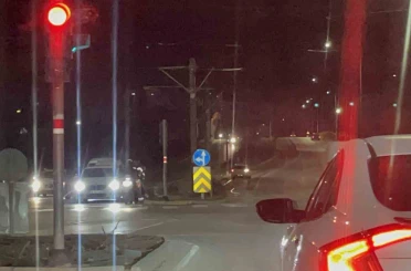 Eskişehir’de raylarda ilerleyen otomobil tehlikeye davetiye çıkardı 