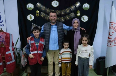 Eskişehir’de vefa sofrası: Devlet korumasında yetişen gençler iftarda buluştu 