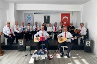 Eskişehir’de Yaşlı Bakım Merkezi’nde ’Gönüllere Dokunan Moral ve Dayanışma Konseri’ 