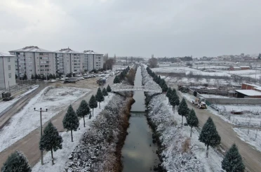 Eskişehir’in İnönü ilçesinde kışın ilk kar yağışı heyecanı 