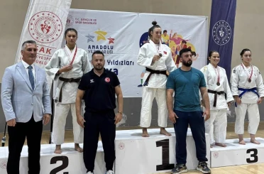 Eskişehirli judoculardan Analig’de büyük başarı: Kız takımı yarı finalde 