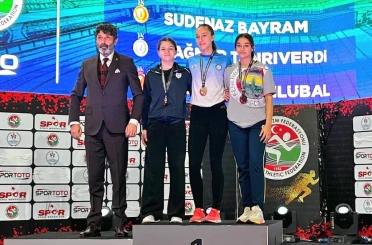 Eskişehirli sporcudan sırık atlama branşında Türkiye şampiyonluğu 
