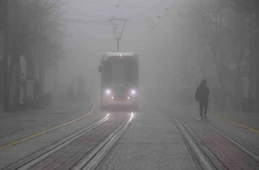 Eskişehirliler pazar sabahına sisle uyandı 
