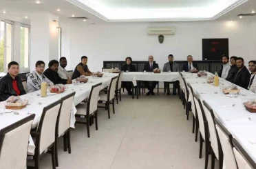 ESOGÜ yönetimi uluslararası öğrencilerle öğle yemeğinde bir araya geldi 