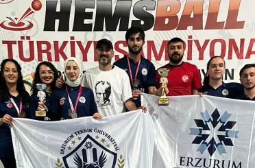 ETÜ spor kulübü Hemsball Türkiye şampiyonasından çifte kupayla döndü 
