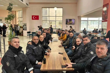 ETÜ’lü gençlerden polislere anlamlı sürpriz 