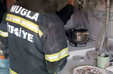 Evde çıkan yangın ev sahibinin müdahalesi ile söndürüldü 