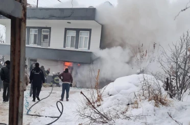 Evde çıkan yangın korkuttu 