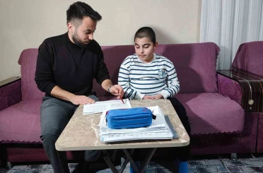 Evde eğitimle derslerini aksatmıyor, polis olma hayali kuruyor 