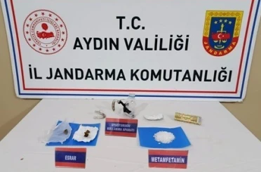 Evde uyuşturucu satışı yaparken yakalandı 