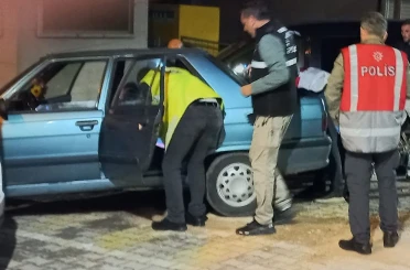 Ezine’de uyuşturucu operasyonu: Kokain ve 500 bin TL yakalandı 