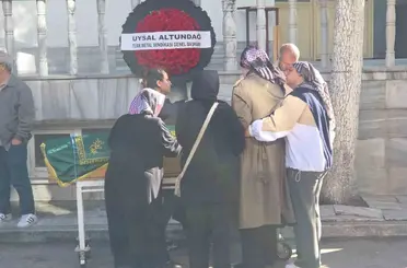 Fabrikada çatıdan düşerek hayatını kaybeden genç toprağa verildi
