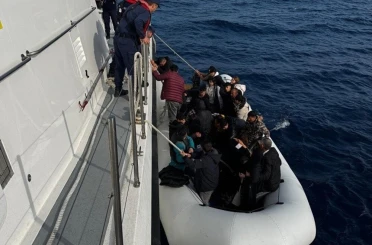 Faciadan dönüldü: 40’ı çocuk 64 düzensiz göçmen kurtarıldı 