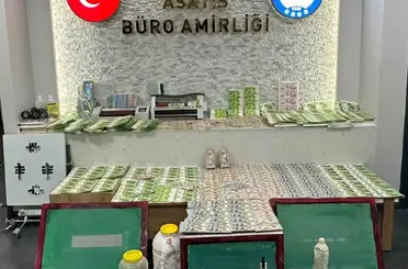Fatih’te gerçekleştirilen operasyonda deste deste sahte para ele geçirildi: 2 gözaltı
