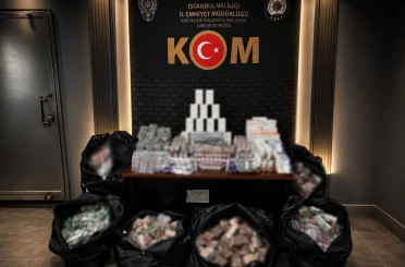 Fatih’te kaçak tıbbi ilaç operasyonu: 98 bin 632 tablet ele geçirildi, 2 şüpheli gözaltına alındı 