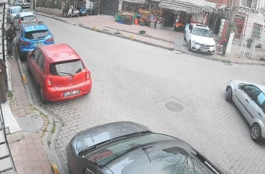 Fatih’te kapkaççı, kadının elindeki telefonu çaldı 