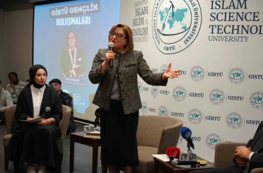 Fatma Şahin, GİBTÜ gençlik buluşmalarında öğrencilerle bir araya geldi 