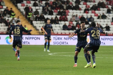 Fenerbahçe, 3. kez 2-0 geriye düştüğü maçta puan aldı 
