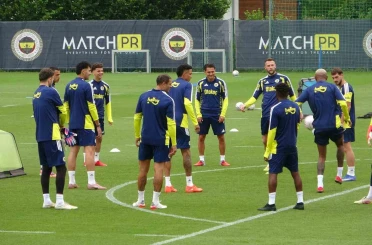Fenerbahçe, Avusturya’da günü çift antrenmanla tamamladı 