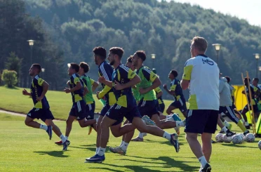 Fenerbahçe günü çift antrenmanla tamamladı 