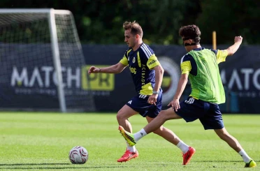 Fenerbahçe, yeni sezon hazırlıklarını sürdürüyor 