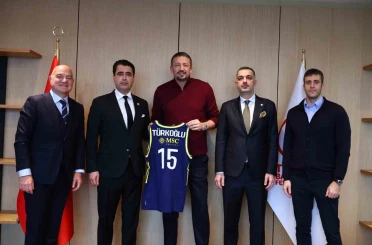 Fenerbahçe’den TBF Başkanı Hidayet Türkoğlu’na ziyaret 