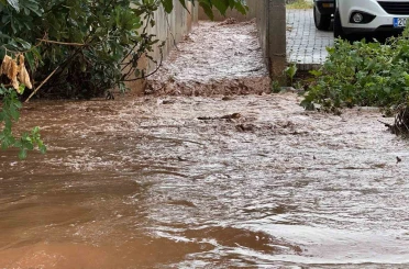 Fethiye sağanak yağışa teslim oldu 