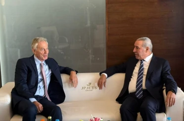 Filistin Devlet Başkanı Yardımcısı Al-Sheikh, İngiltere’nin eski Başbakanı Blair ile bir araya geldi 