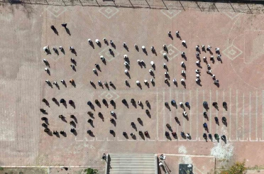 Filistin için tek yürek olan öğrencilerden "Özgür Gazze" koreografisi 