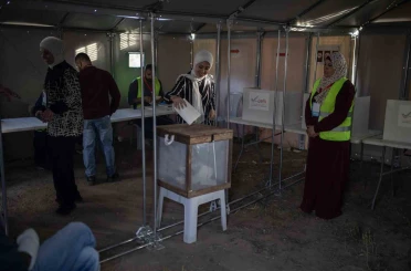 Filistinliler yerel seçim için sandık başında