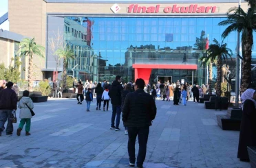 Final Okulları bursluluk sınavına 5 bin öğrenci katıldı 